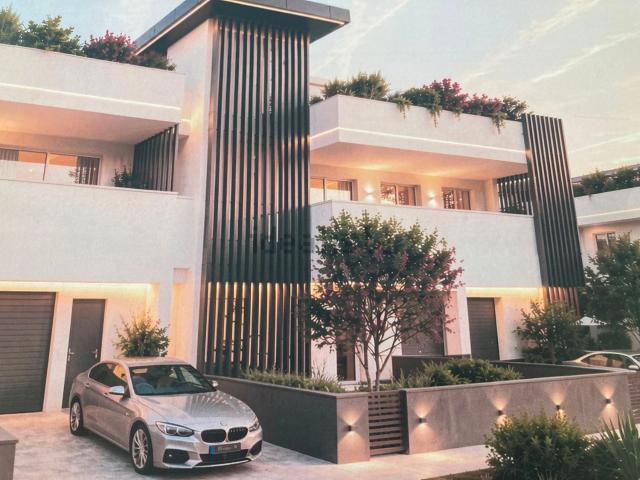 Appartamento in vendita di 277 m² in Viale Medaglie D&apos Oro