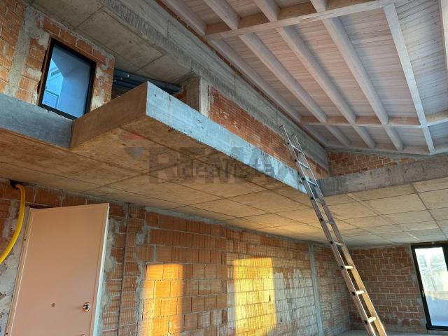 Appartamento in vendita di 277 m² in Galleria Vezza, 10