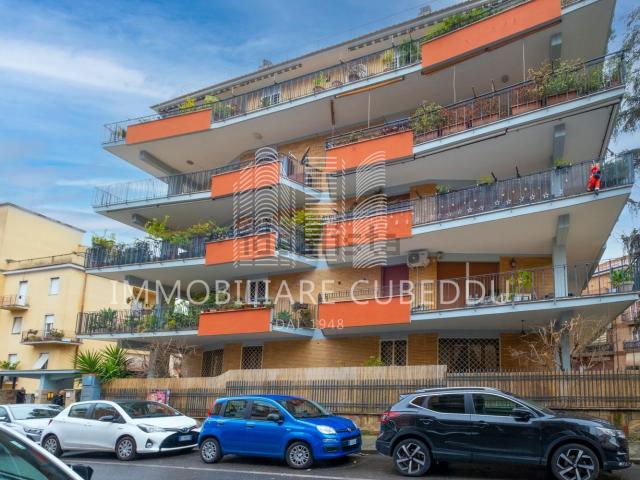 Appartamento in vendita di 278 m² in Via Francesco D&apos Ovidio