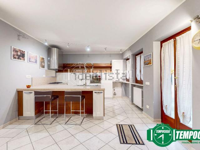 Appartamento in vendita di 278 m² in Via Verona, 108