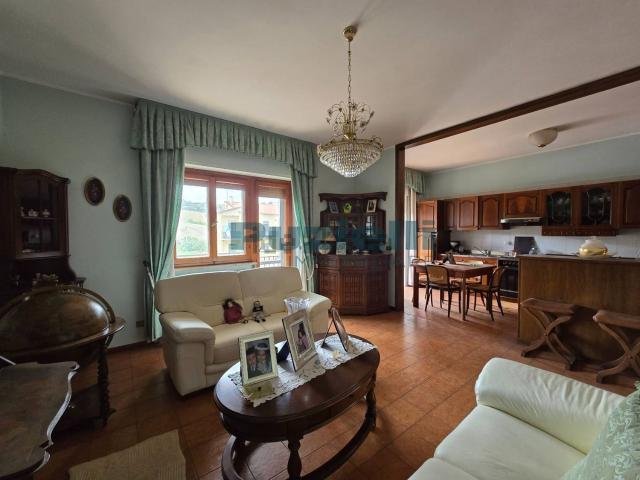 Appartamento in vendita di 280 m² in Via Andreottino Girardi