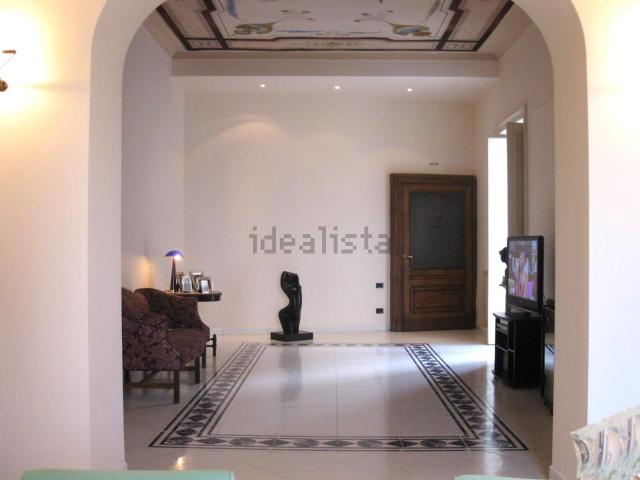 Appartamento in vendita di 280 m² in Via Alessio Simmaco Mazzocchi, 134