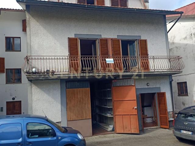 Appartamento in vendita di 280 m² in Via Arezzo, 5