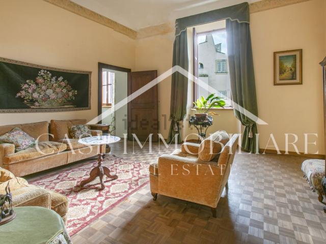 Appartamento in vendita di 280 m² in Via Aurelio Saffi