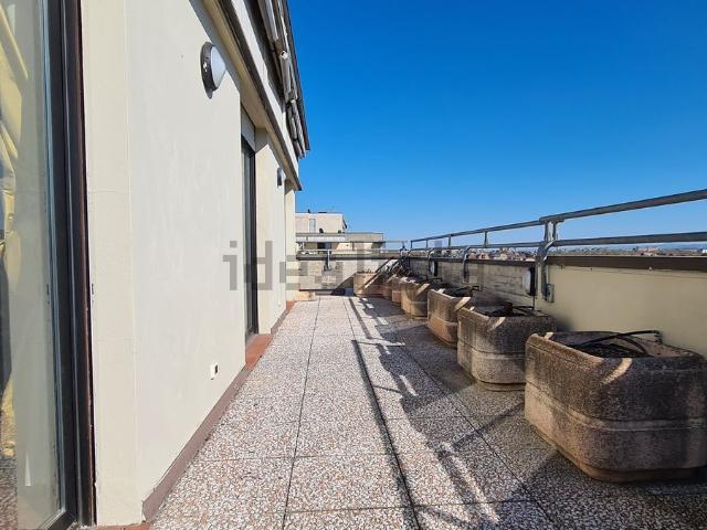 Appartamento in vendita di 280 m² in Via Brigata Reggio, 30