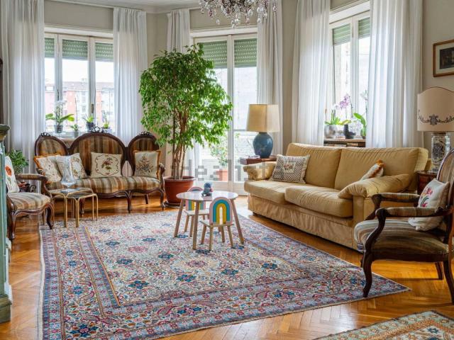 Appartamento in vendita di 280 m² in Via Gaetano Filangieri, 14