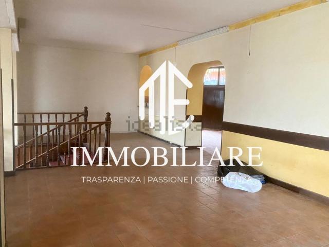 Appartamento in vendita di 280 m² in Via giacomo matteotti, 14