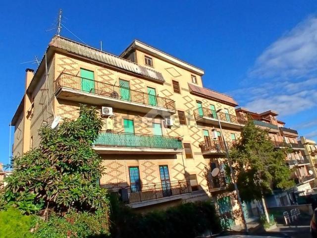 Appartamento in vendita di 280 m² in Via Giovanni Bernardi, 59