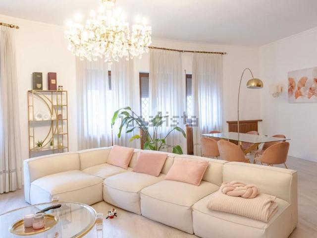Appartamento in vendita di 280 m² in Via Guglielmo Marconi, 10