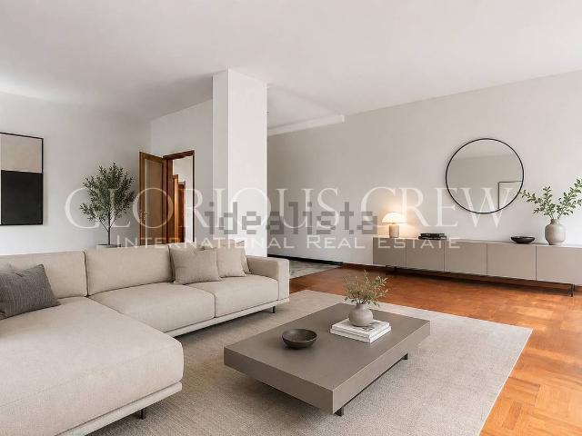 Appartamento in vendita di 280 m² in Via Daniele Comboni, 2