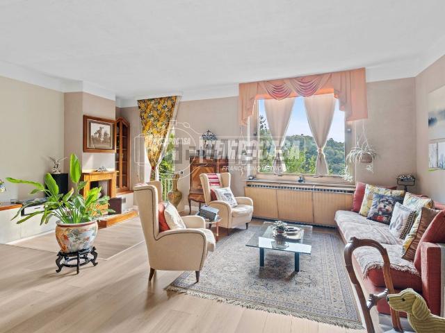 Appartamento in vendita di 280 m² in Via Luigi Lavazza