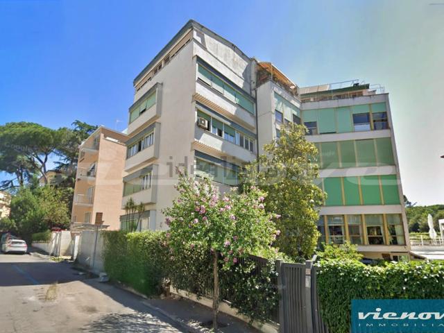 Appartamento in vendita di 280 m² in Via Luigi Robecchi Brichetti
