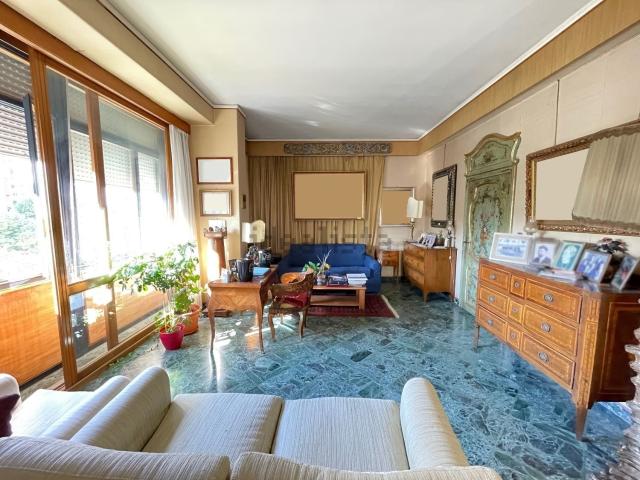 Appartamento in vendita di 280 m² in Via Marchese di Villabianca, 3
