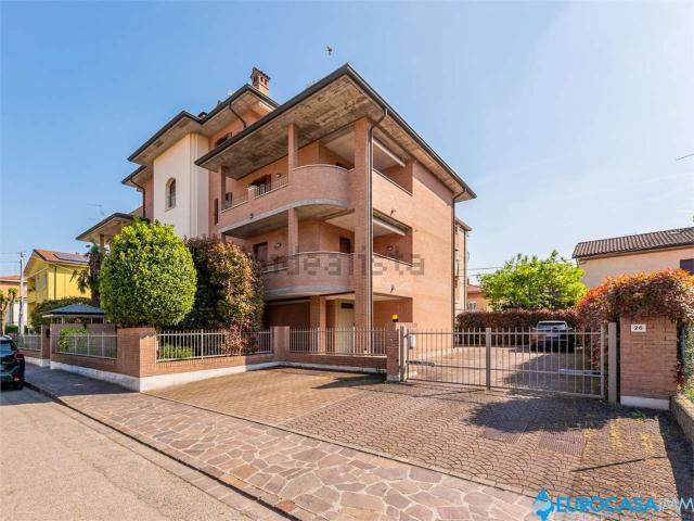 Appartamento in vendita di 280 m² in Via Mario Dallari, 28