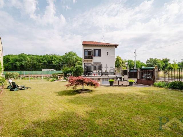 Appartamento in vendita di 280 m² in Via Novara, 363