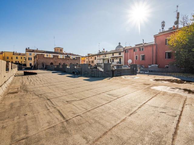 Appartamento in vendita di 280 m² in Via Pellegrino Munari, 3