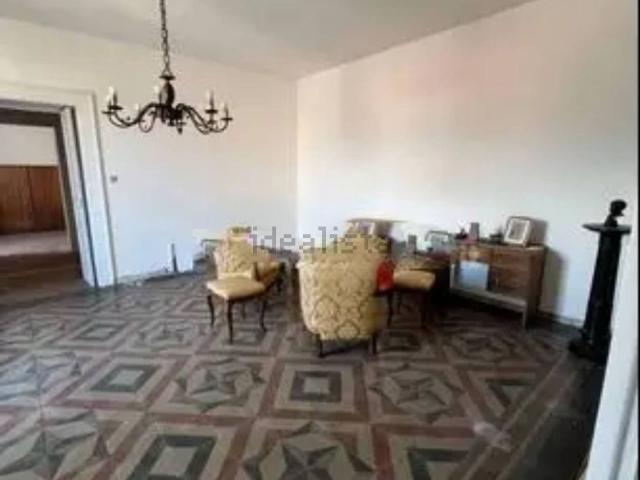 Appartamento in vendita di 280 m² in Via Vittorio Veneto