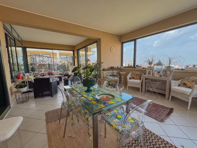 Appartamento in vendita di 280 m² in Viale Scala Greca