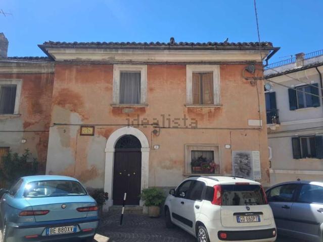 Appartamento in vendita di 280 m² in Corso dei Vestini, 132