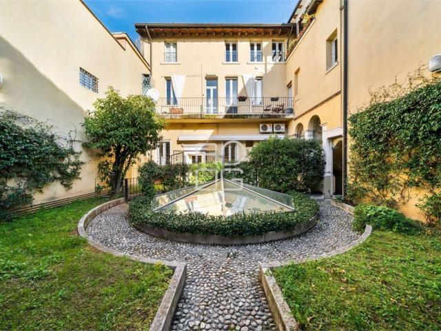 Appartamento in vendita di 280 m² in Corso Giuseppe Garibaldi, 26