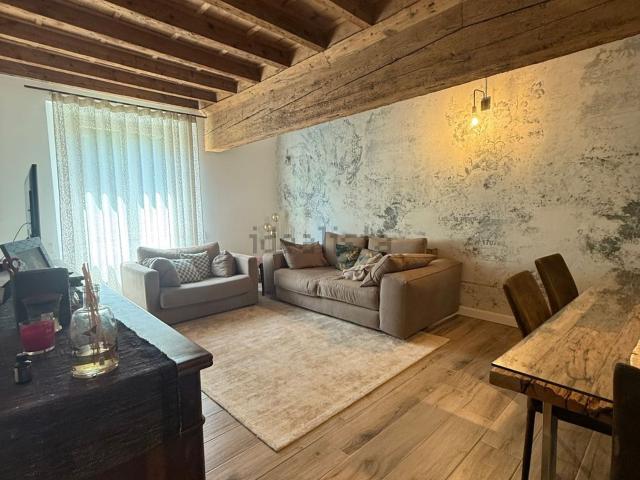 Appartamento in vendita di 280 m² in Piazza Ariostea, 105