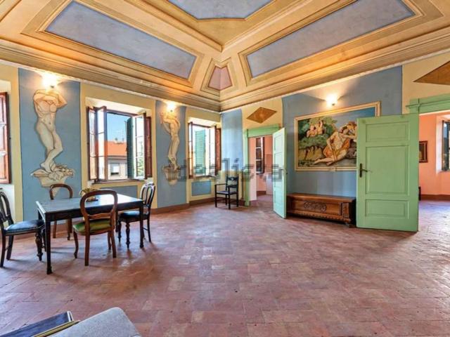 Appartamento in vendita di 280 m² in Piazza Indipendenza, 2