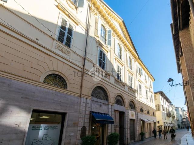 Appartamento in vendita di 283 m² in Via Camillo Benso Cavour, 6