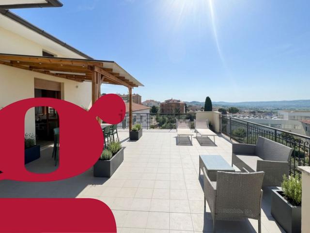 Appartamento in vendita di 283 m² in Via Ungheria, 29