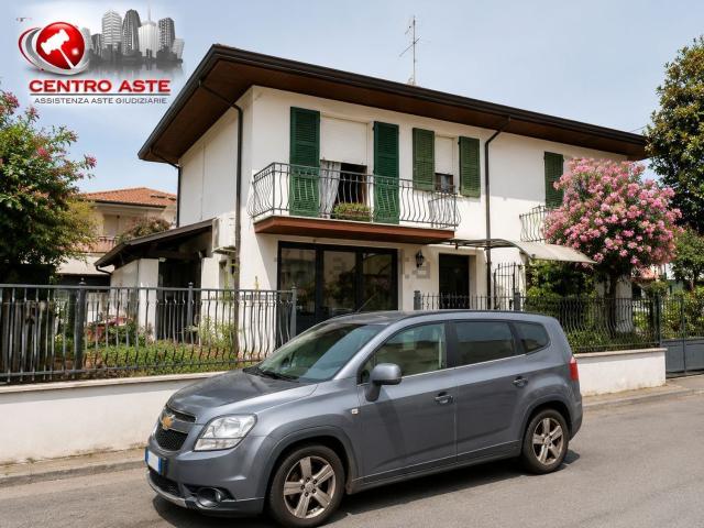Appartamento in vendita di 284 m² in Via Emilia