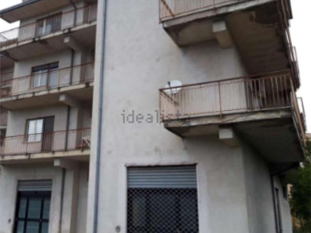 Appartamento in vendita di 284 m² in Via Fontechiari