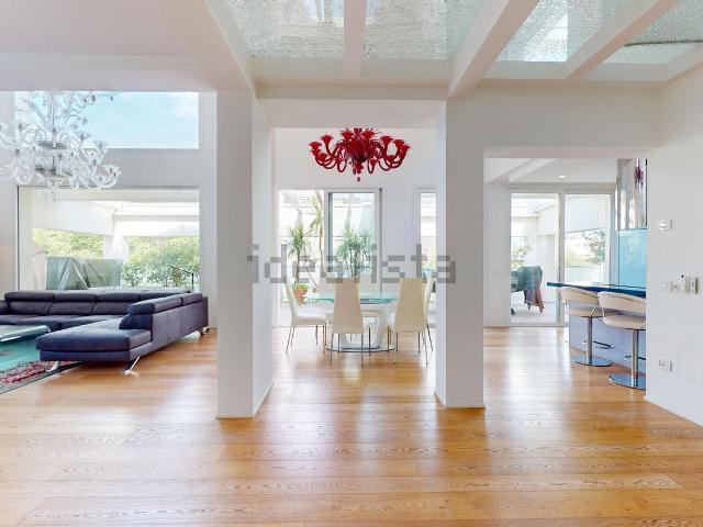 Appartamento in vendita di 284 m² in Viale Alfredo Cappellini, 7