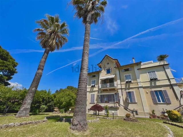 Appartamento in vendita di 285 m² in Via Pitelli