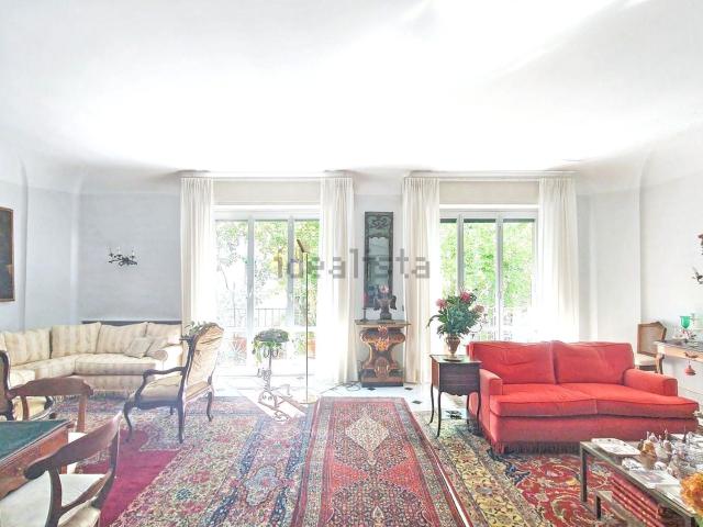 Appartamento in vendita di 285 m² in Via Giordano Bruno