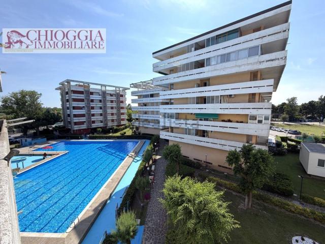 Appartamento in vendita di 285 m² in Via delle Nazioni Unite, 61