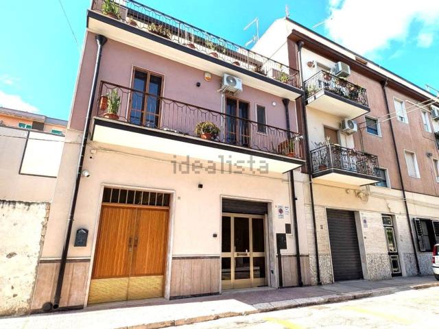 Appartamento in vendita di 285 m² in Via Fratelli Rosselli, 9