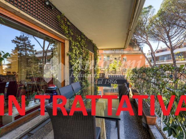 Appartamento in vendita di 285 m² in Via Vincenzo Tiberio