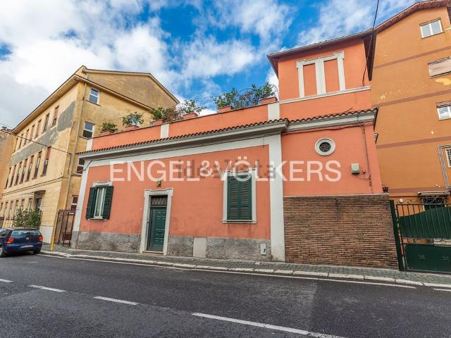 Appartamento in vendita di 287 m² in Via Brigida Postorino