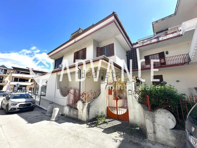 Appartamento in vendita di 287 m² in Via Pier Capponi