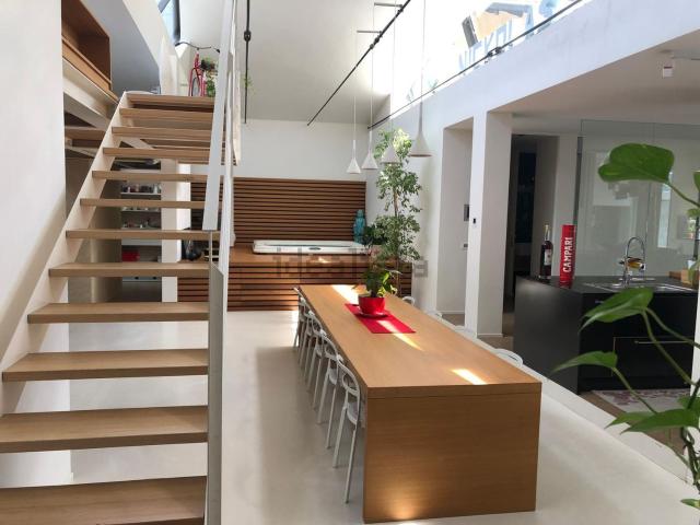 Appartamento in vendita di 288 m² in Via Luigi Ferrazzi