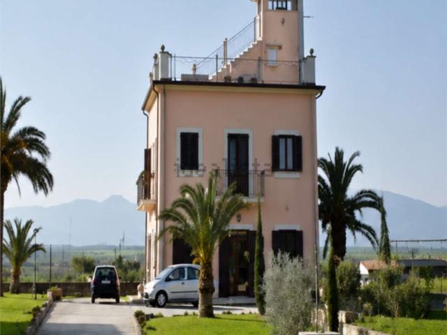 Appartamento in vendita di 288 m² in Corso Umberto I