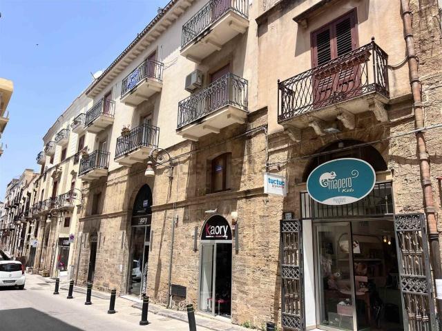 Appartamento in vendita di 290 m² in Via Giuseppe Licata
