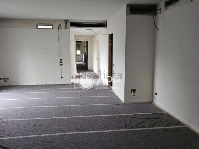 Appartamento in vendita di 290 m² in Via Giacomo Chilesotti, 24
