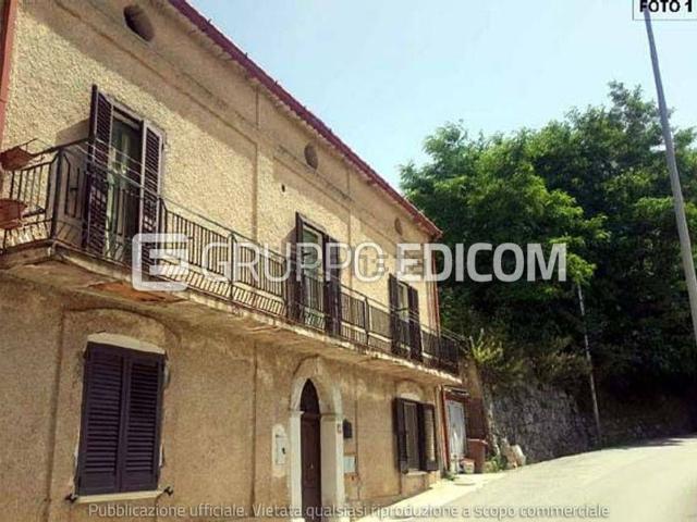 Appartamento in vendita di 290 m² in Via Dante Alighieri