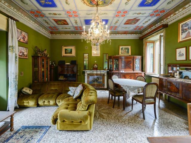 Appartamento in vendita di 290 m² in Via del Borghetto