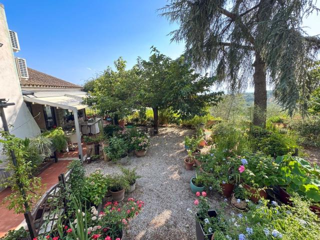Appartamento in vendita di 290 m² in Via le Macce