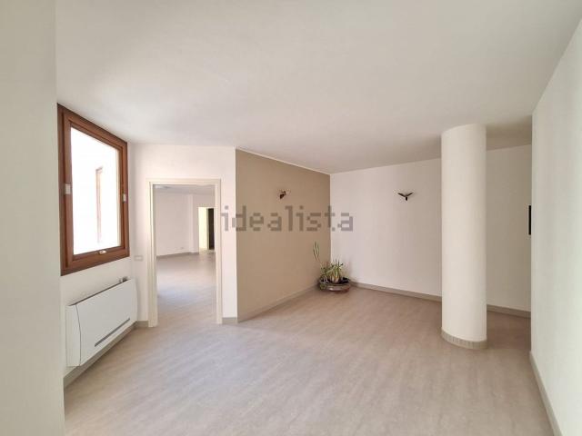 Appartamento in vendita di 290 m² in Via Nino Bedendo, 29