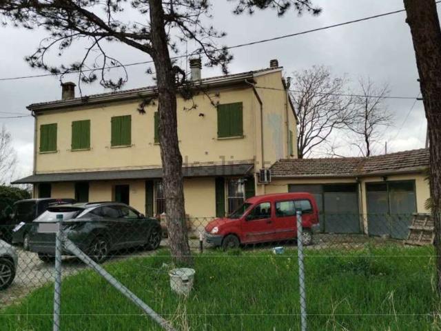 Appartamento in vendita di 290 m² in Via Reale Lavezzola, 24