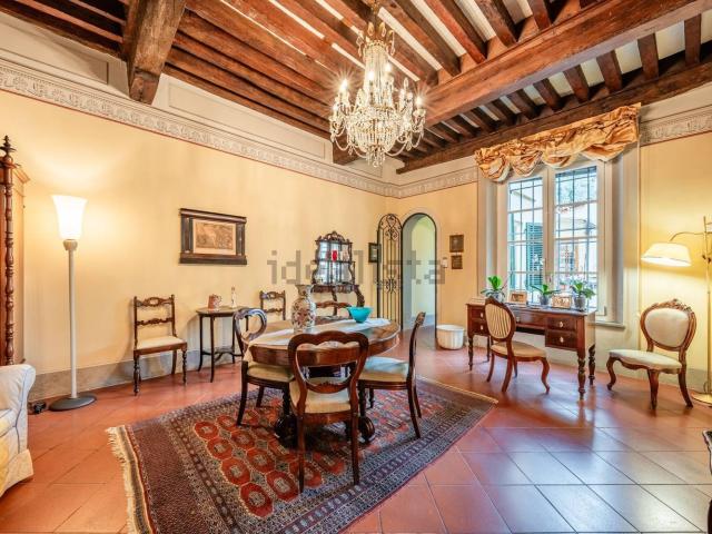 Appartamento in vendita di 290 m² in Piazza San Michele