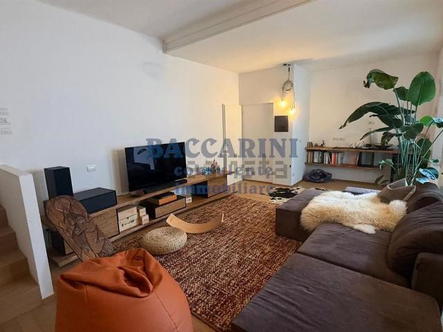 Appartamento in vendita di 291 m² in Via Giulio Castellani, 7
