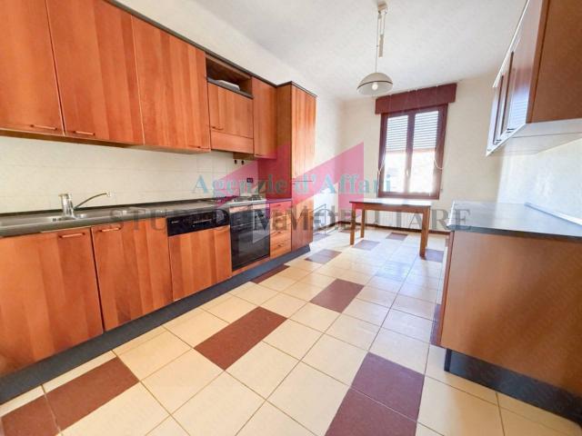 Appartamento in vendita di 292 m² in Piazza della Libertà, 104